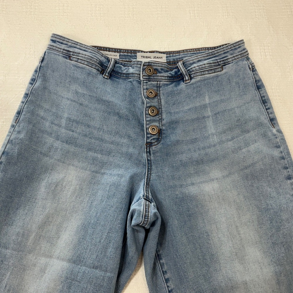 Tribal Jeans Audrey Mid-Rise Wide Leg‎ Crop Light Wash Button Fly Raw Hem Jeans